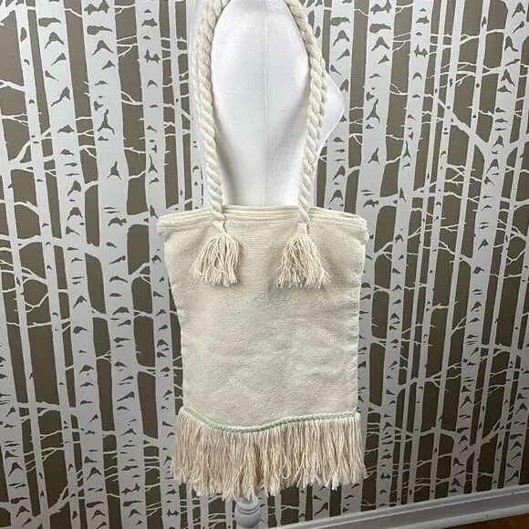 Altos de Chavon Woven Fringed Trim Market Tote - Picture 2 of 12